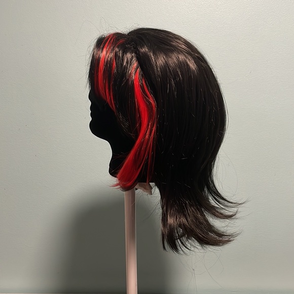Cosplay red and black 2 piece wig - Picture 5 of 12